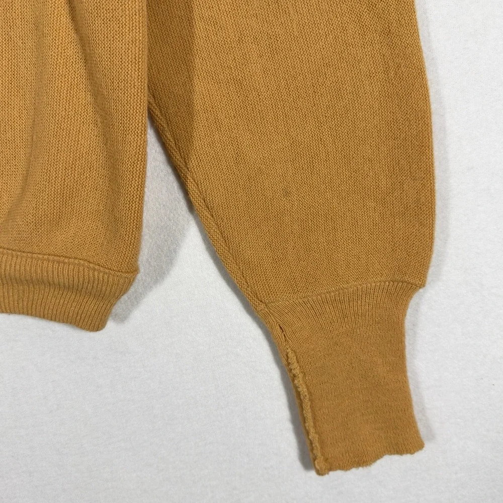 Vintage Izod‎ of London Sweater Small Lacoste Crocodile 60s 70s Gold Old Money